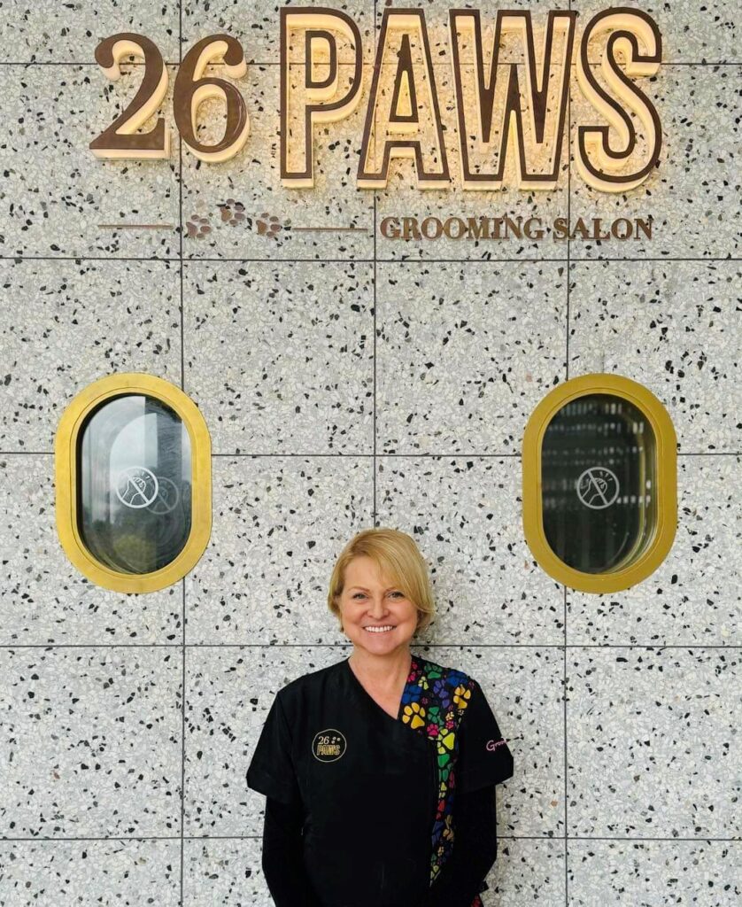 With 15 years of professional grooming experience, Julie is known for her gentle, calm and thoughtful approach